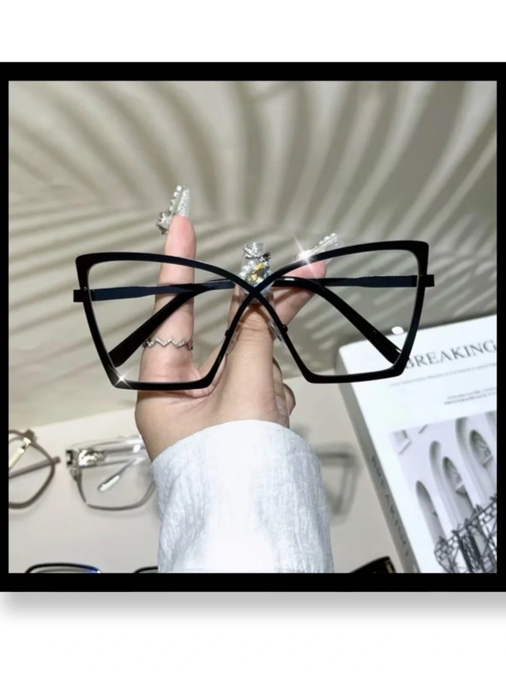 🆕 WomenSleek Black Oversized Cat-Eye Fashion Glasses for Women